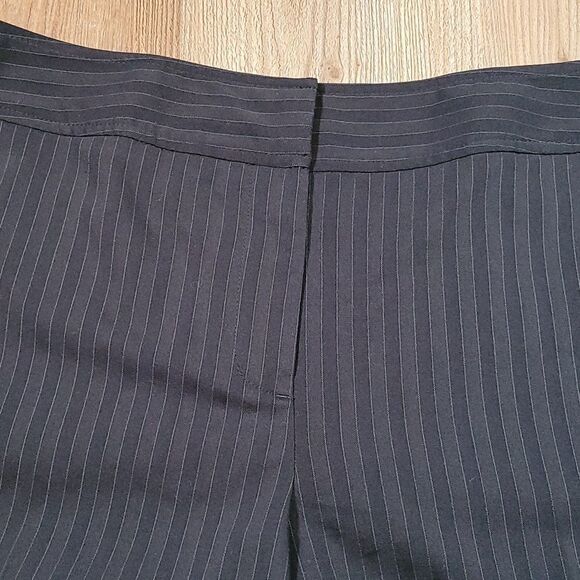 🔹️Apt 9 Black Pinstripe Ava Black Tie Cuffed Dressy Shorts Size 14 - Picture 5 of 12